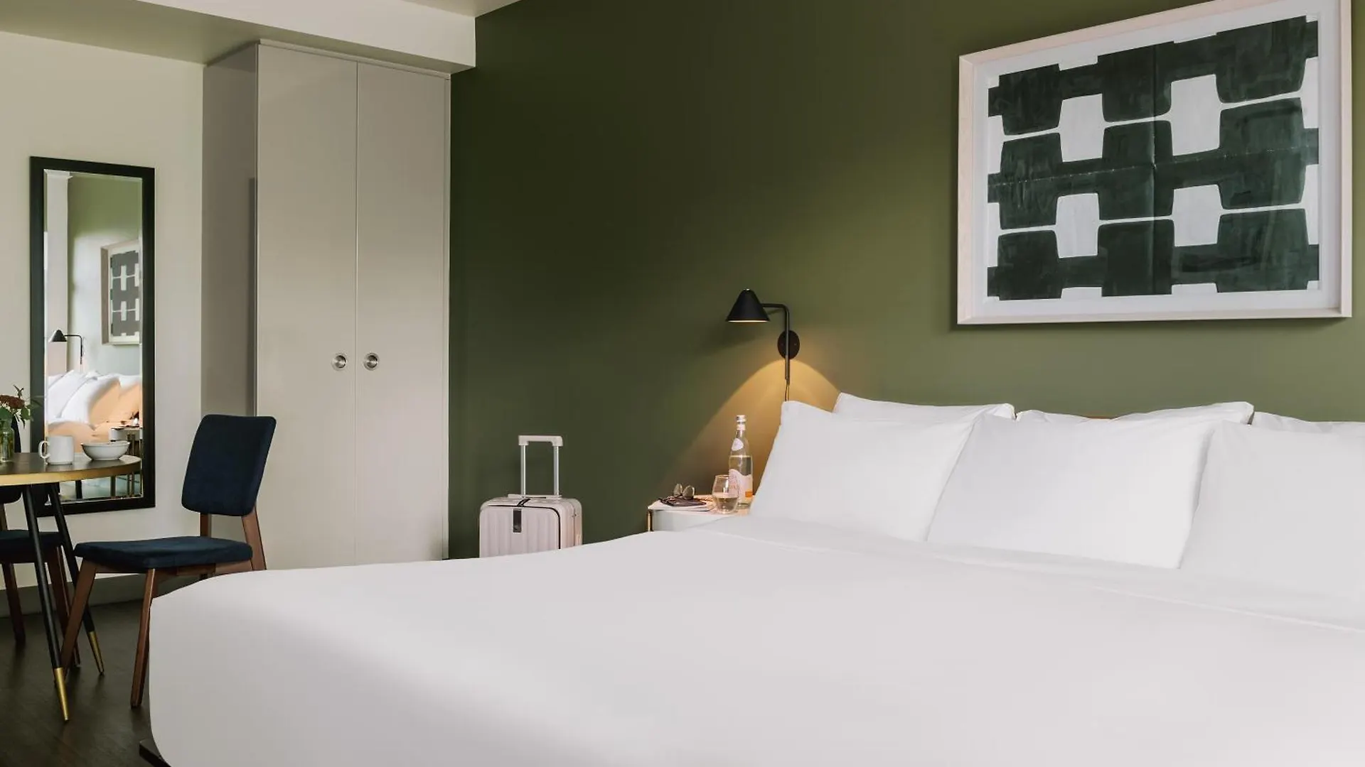 ****  Sonder At Revival Aparthotel Vancouver Canada