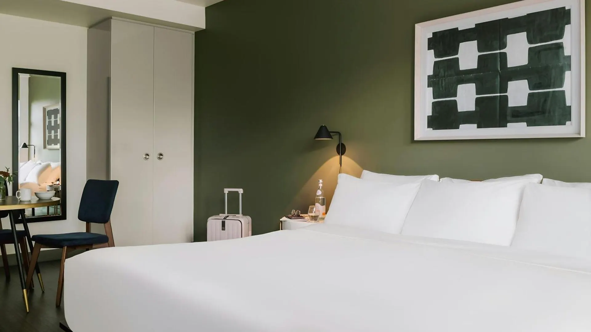 Sonder By Marriott Bonvoy Revival Apartments English Bay Vancouver 4*,  Canada