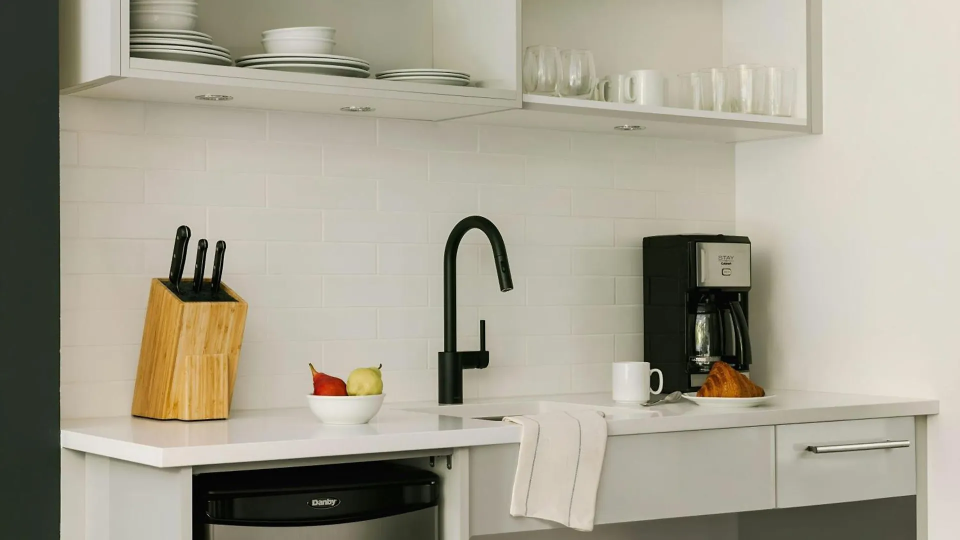 Sonder By Marriott Bonvoy Revival Apartments English Bay Vancouver 4*,  Canada